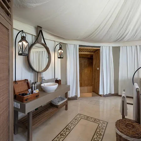 Menjangan Dynasty Resort